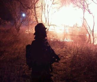 470192692_18290274763212558_2405169412353787666_n Silhouette of a firefighter in front of a blazing fire